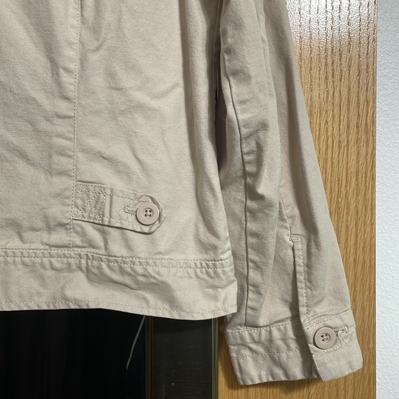 Erika size 10 beige button up cropped jean jacket multiple pockets long sleeves - Picture 8 of 10